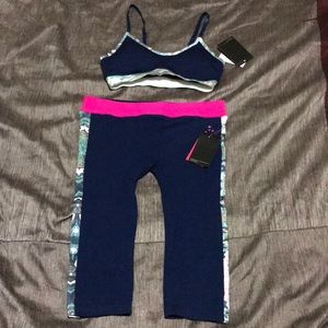 2pcs matching seamless bra & seamless Capri NWT